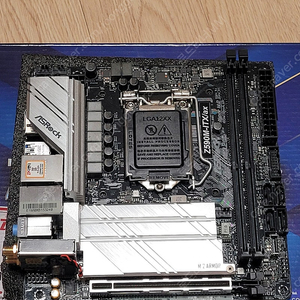 애즈락 Z590M-ITX/ax ITX 메인보드 판매합니다.