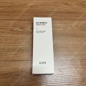 아이오페 선크림 반값할인 아이오페 uv쉴드 톤업 선크림 50ml spf50+ (새상품 미개봉)