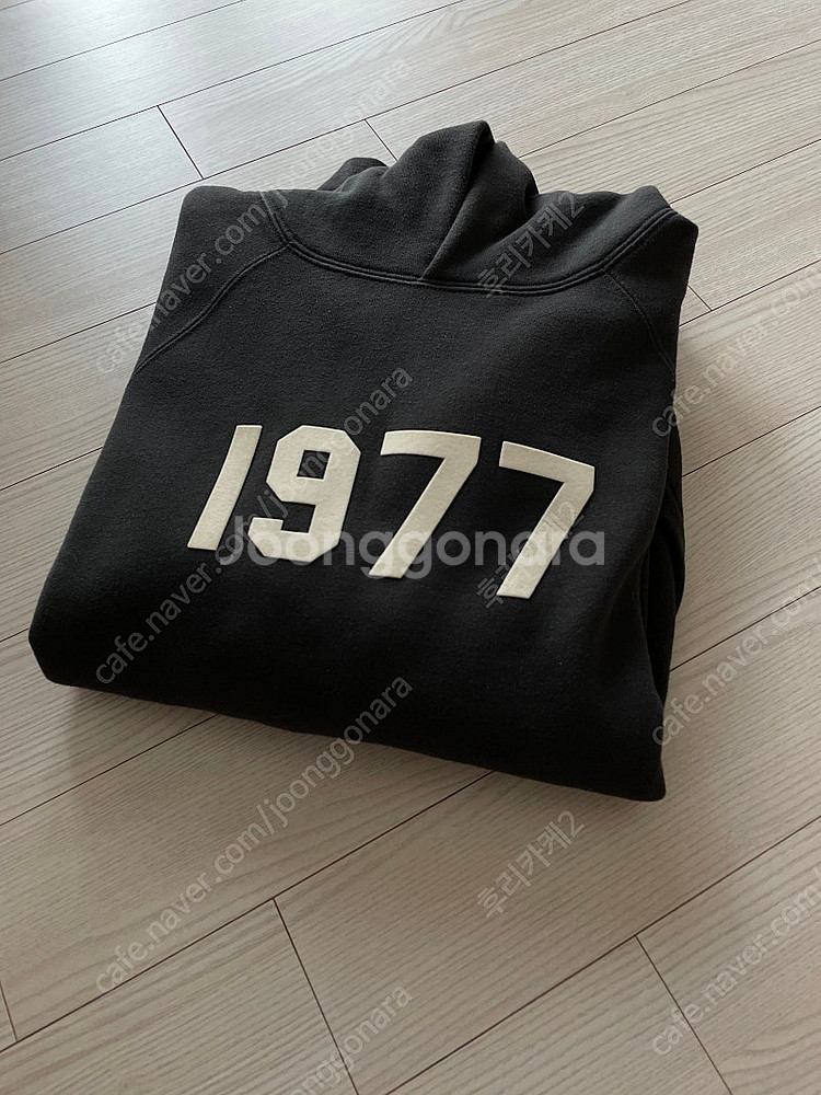 에센셜 1977 후드 차콜 L--0
