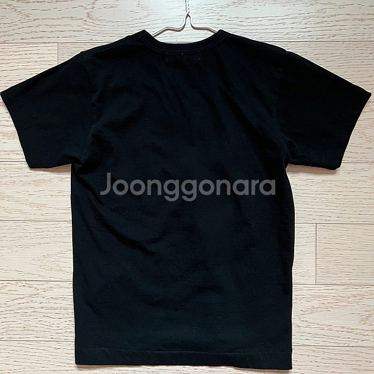 꼼데가르송 빅하트 업사이드다운 반팔 티셔츠 블랙 (M)--4