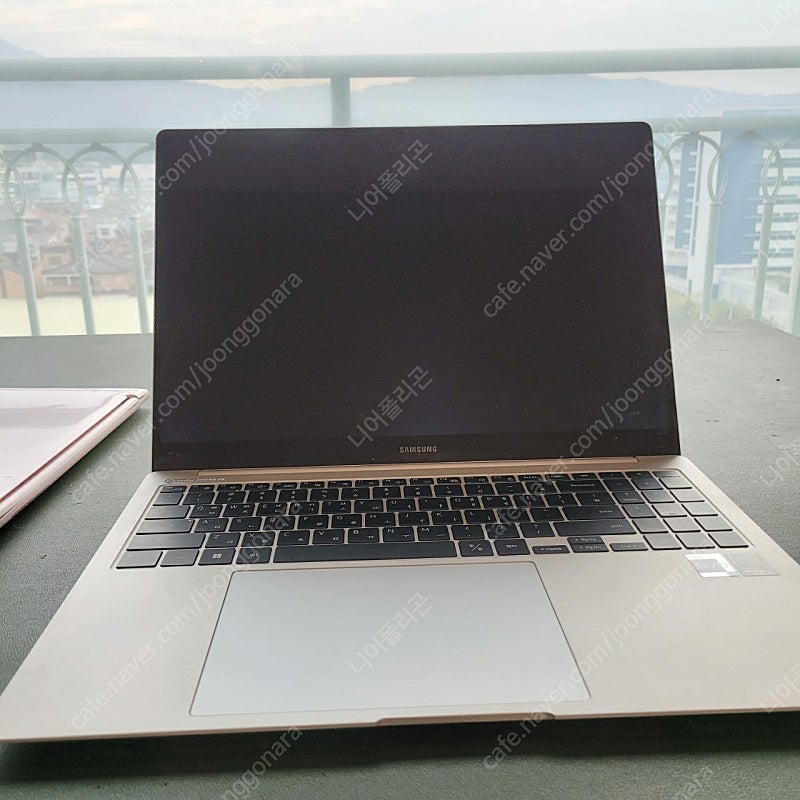 갤럭시 북3 프로 NT960XFG-KE71E 팝니다.--0
