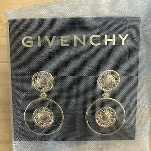 지방시 로고 크리스탈 훕 귀걸이 GIVENCHY Gold-Tone Color