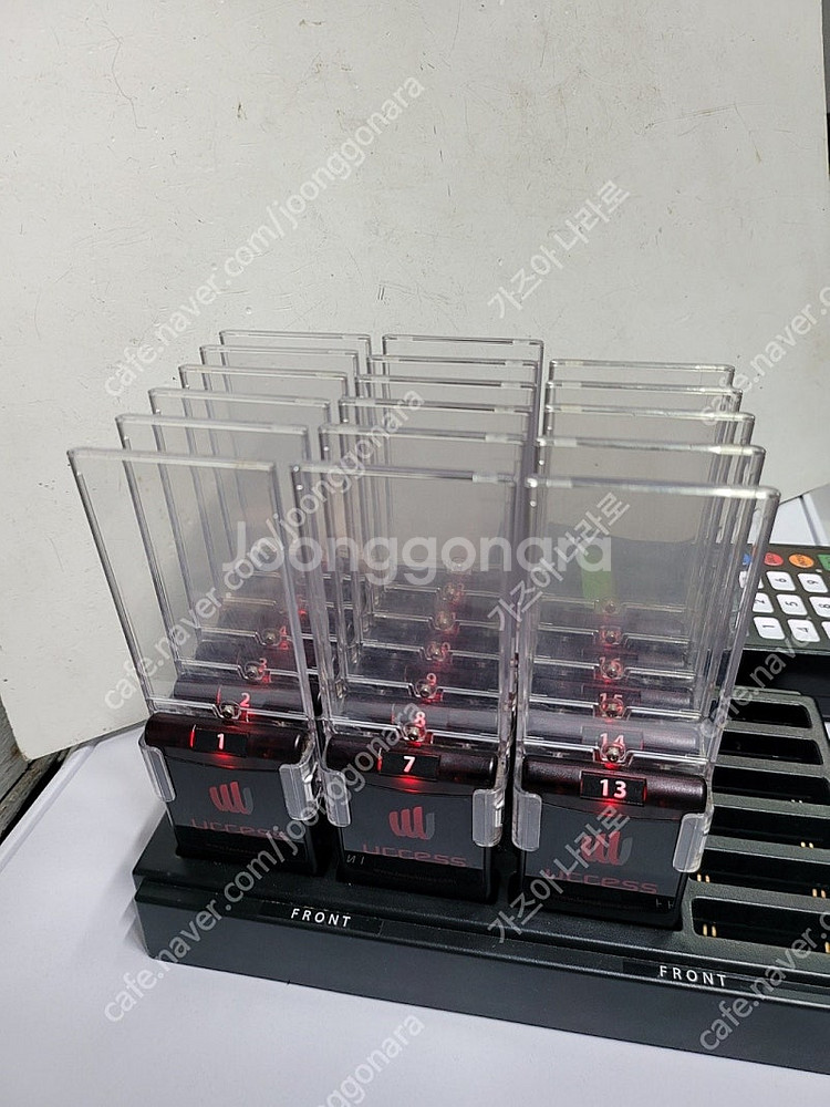 리텍 진동벨 17개, 번호발신기 1개 팝니다(네고가능)--1