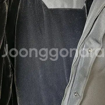 질스튜어트뉴욕 남성 다크네이비 하이넥 미니멀 숏다운 패...--7