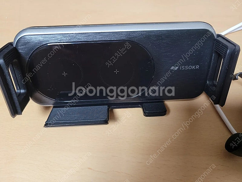 ISSO 코리아 폴더용 차량 무선충전기 판매--0