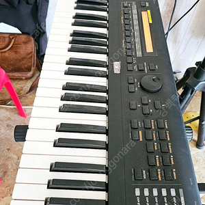 롤랜드 ROLAND XP-30 신디사이저 팝니다