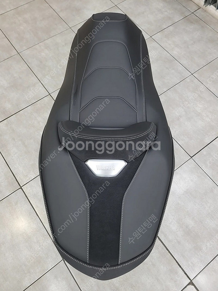 XMAX 24년 순정 컴포트시트 신품급--1