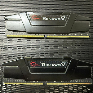 G.SKILL DDR4 32G PC4-25600 CL16 RIPJAWS V VK 팝니다.