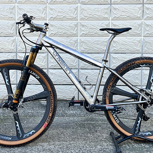 린스키 M450 LTD 티타늄(Lynskey M450 LTD 27.5인치 S사이즈)