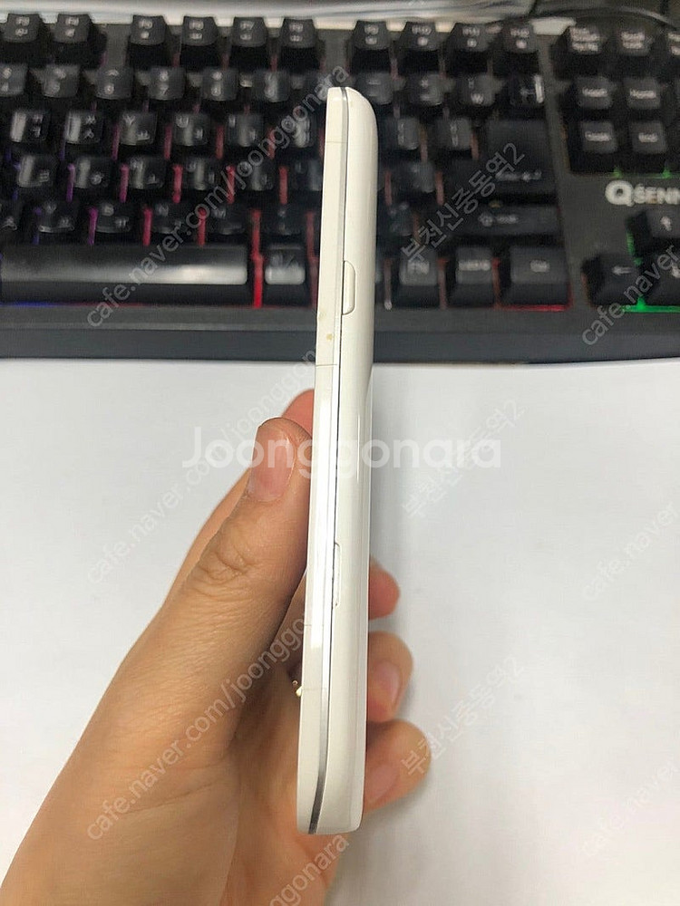 195701 LG 뷰3 화이트 외관깔끔 16GB 소장폰...--4