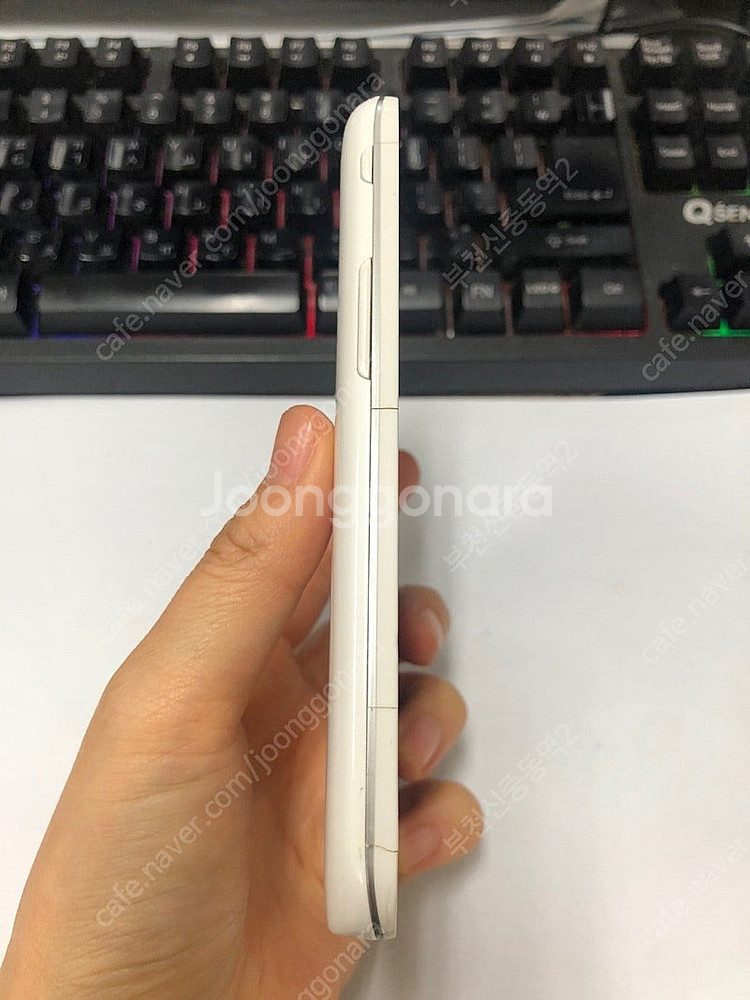 195701 LG 뷰3 화이트 외관깔끔 16GB 소장폰...--5