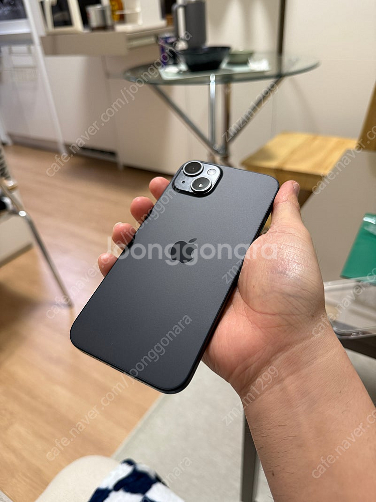 아이폰15 플러스 256g 스페이스그레이 팝니다.--0