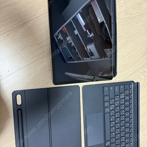 갤럭시탭 S7+ 5G 256 팝니다(키보드 북커버)