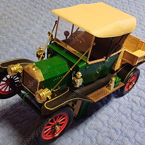 레벨 Revell 프라모델 FORD MODEL-T 1912. 1/16 스케일. 도색완성작.