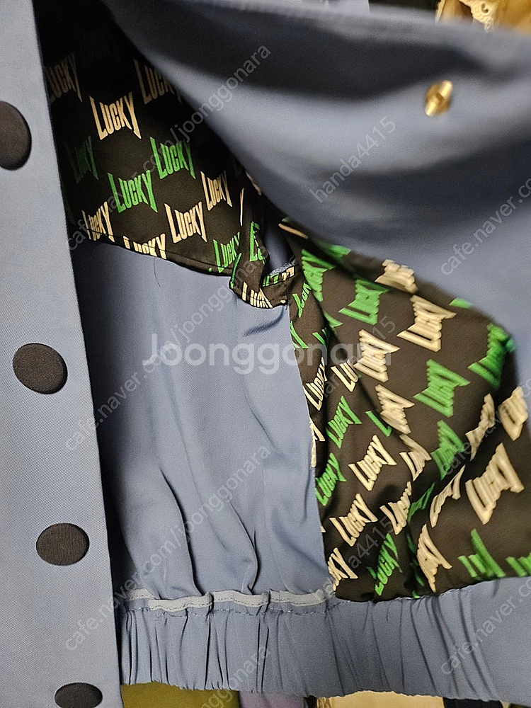 럭키슈에뜨 점퍼팝니다--1