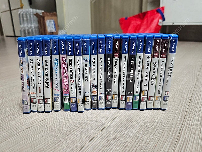 ps vita 2세대 2000일판 외 타이틀 8개--3