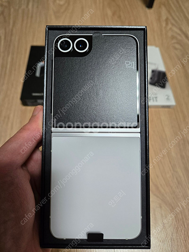 갤럭시 Z플립6 512G 화이트 자급제--0