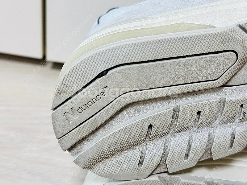 NewBalance 992 White Silver 25...--5