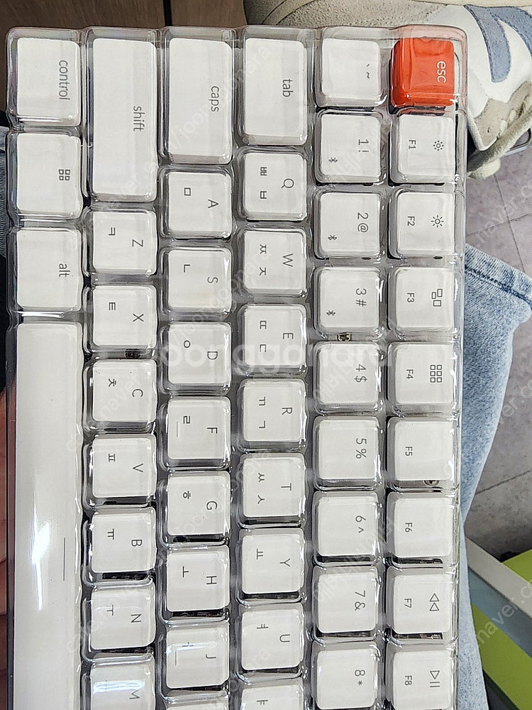 키크론 K3 v2 WHITE(적축) 미사용품 판매합니다...--1