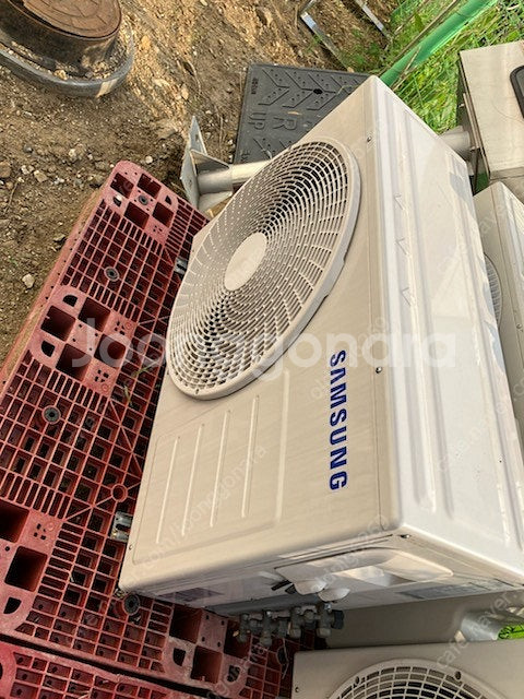 삼성 스탠드에어컨 18평 판매합니다 AF18T5774W...--1