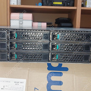 인텔 2U 서버 판매합니다. E5-2420, 32g RAM 3.5" 4TB*12