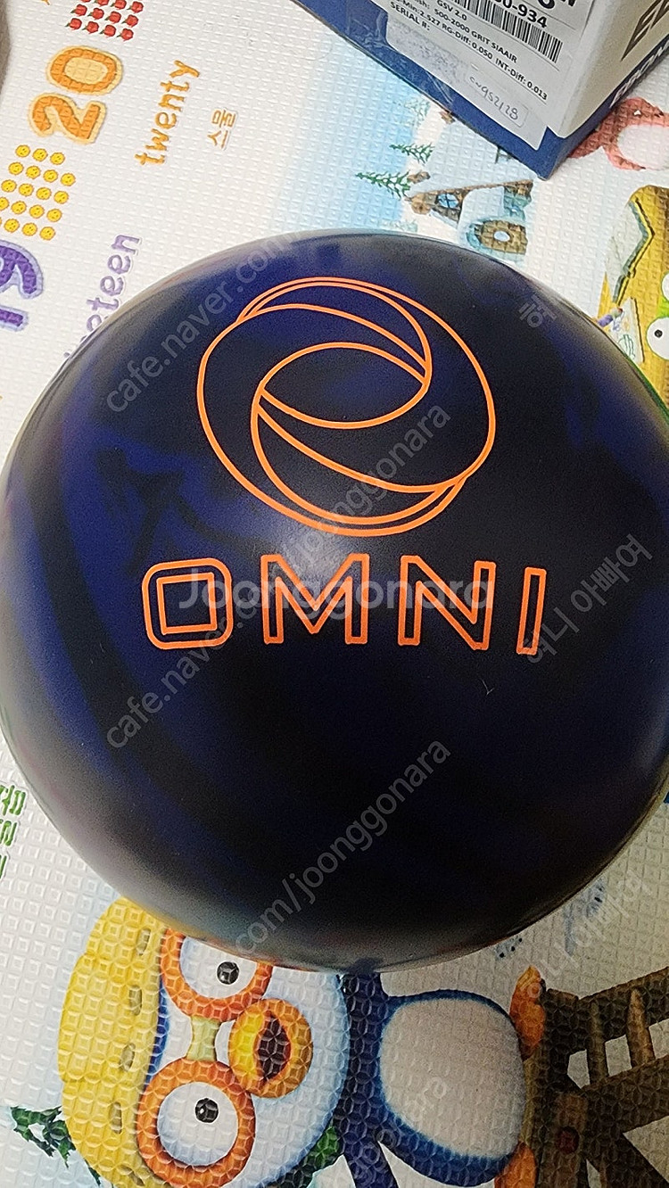 볼링공 옴니 솔리드 14파운드--0