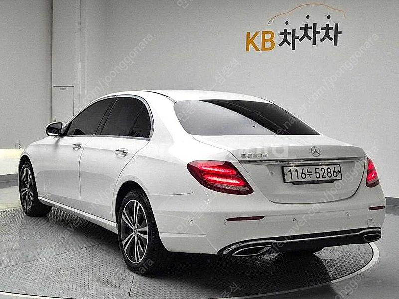 벤츠E-클래스 W213 E220d 아방가르드 (5인승)...--1
