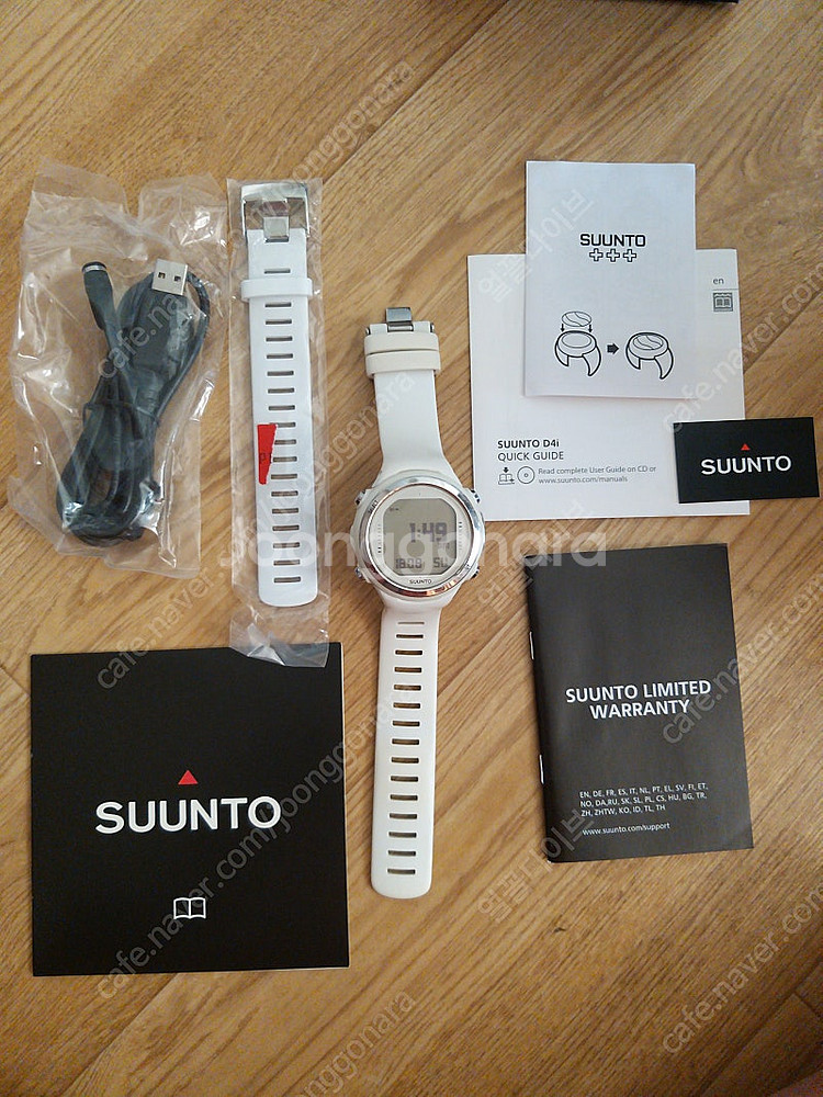 (가격인하)다이빙 컴퓨터 - 순토 D4i NOVO (35만원)--0