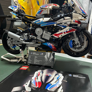 레고 BMW M 1000RR