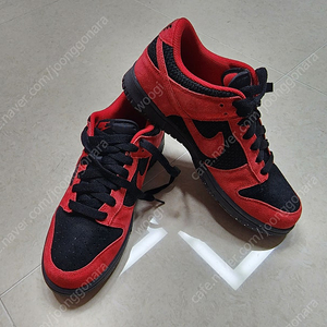 나이키 덩크로우 CL ﻿바시티 메이즈 검빨 2007년도 모델 판매 합니다 (Nike Dunk Low CL Varsity Red Black 2007 318020-061)