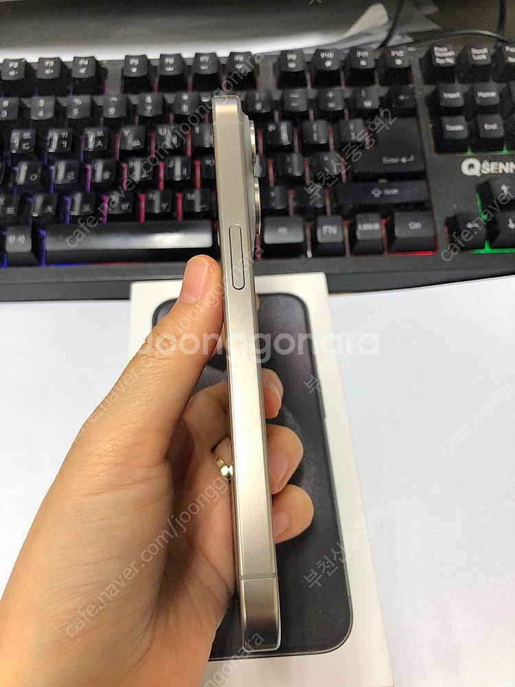 195700 아이폰15프로 내츄럴티타늄 SS급 128G...--4