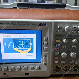 Tektronix TDS3014C 4채널 오실로코프