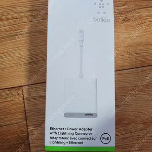 벨킨 Ethernet+Power adapter with Lightning Connector Adaptateur avec connecteur Lightning+Ethernet