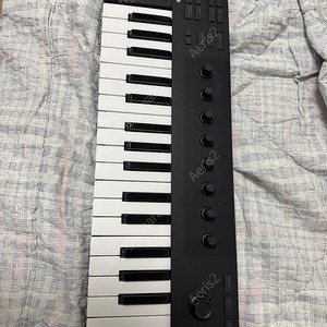 Komplete kontrol M32