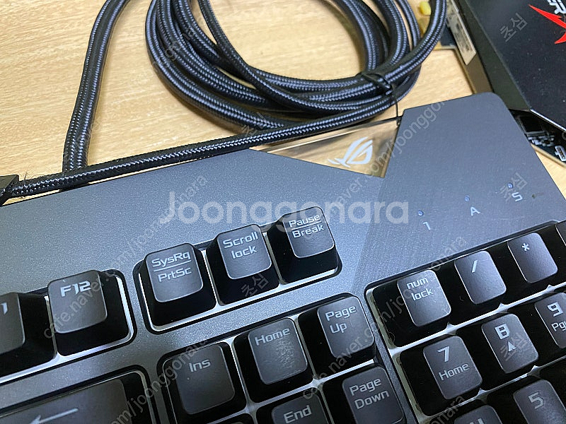 키보드 ASUS ROG STRIX XA01 적축 팝니다...--4