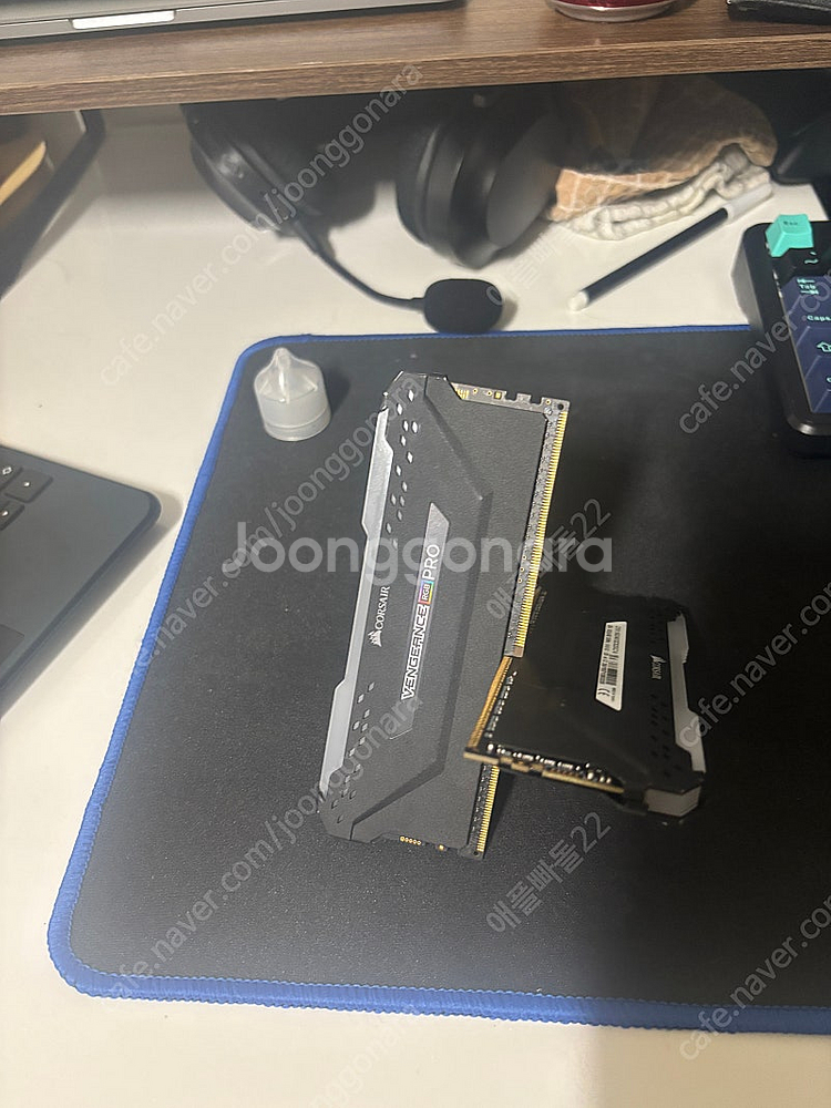 커세어 벤젠스프로 RGB 3200 8gb 2장--3