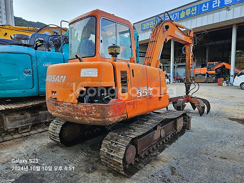 대우 두산 SL55V 2000년식 그라플장착 신형엔진교...--2