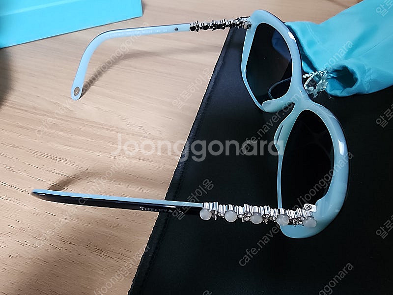 티파니앤코등등 썬글라스 판매합니다.(여성용)--1