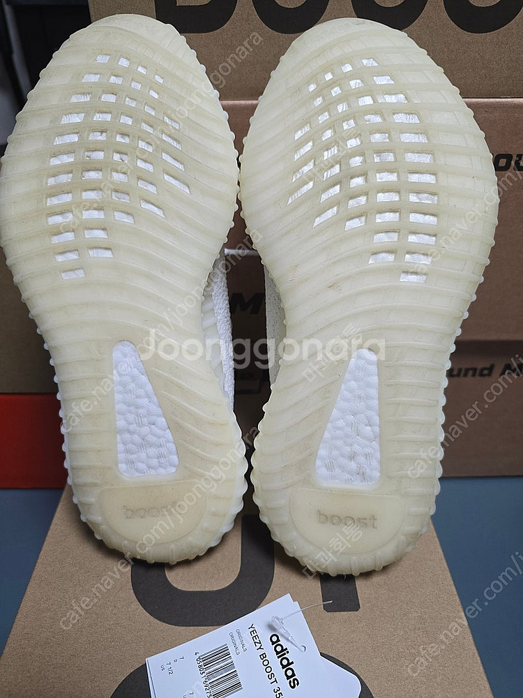 아디다스 이지부스트 350 v2 크림 트리플 화이트--3