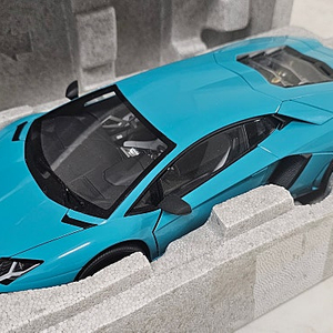 1:18 Autoart Lamborghini Aventador blue 판매합니다