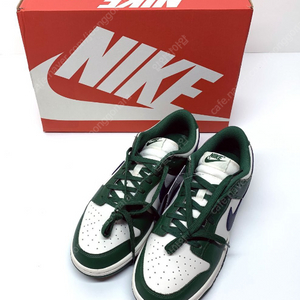 W) Nike Dunk Low Gorge Green 280사이즈 입니다