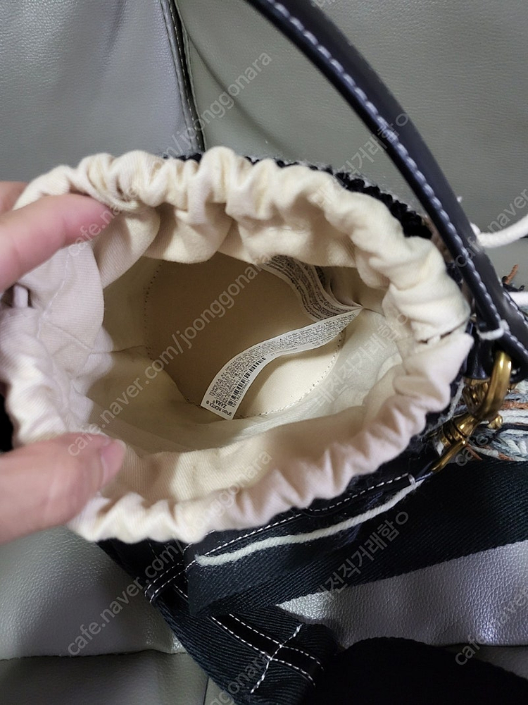 자라 가방 이미지