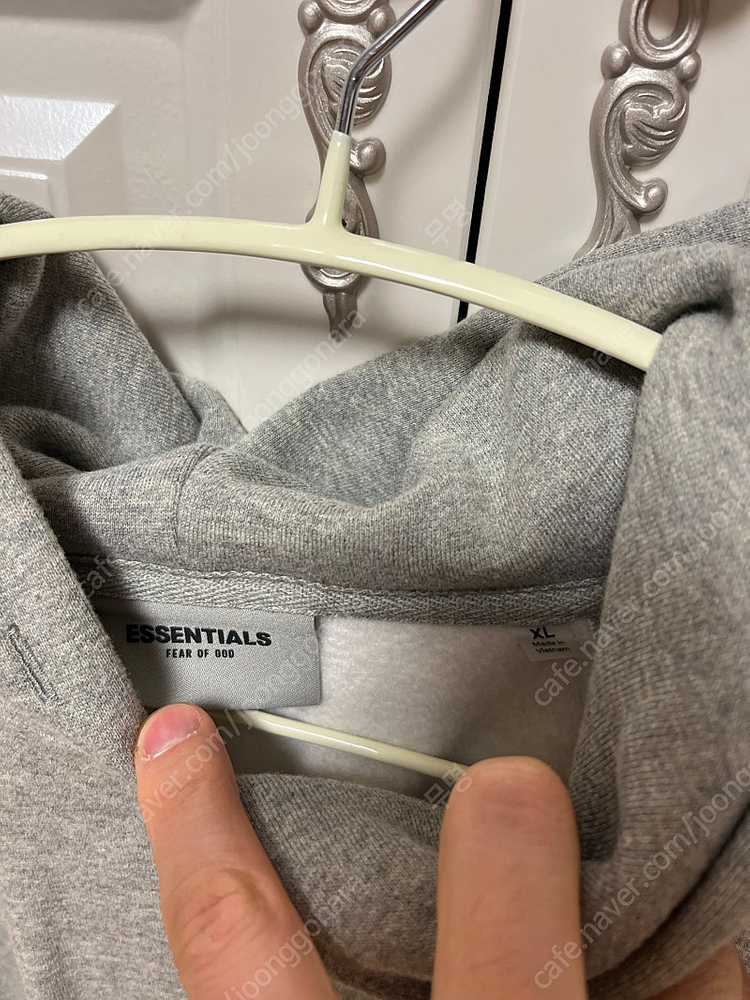 피어오브갓 에센셜 백로고 후드티 팝니다 그레이색상 XL사이즈 이미지