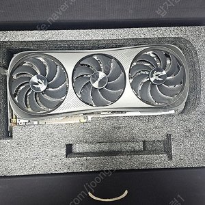 ZOTAC TRINITY GAMING OC GEFORCE RTX 4090 팝니다. (220만)