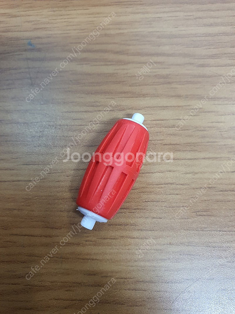 rc카에 들어가는 타이어부품 삽니다.--2