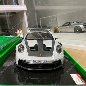 1:18 미니챔프 포르쉐 992gt3 rs 뉘르부르크링 다이캐스트 한정판 팝니다.