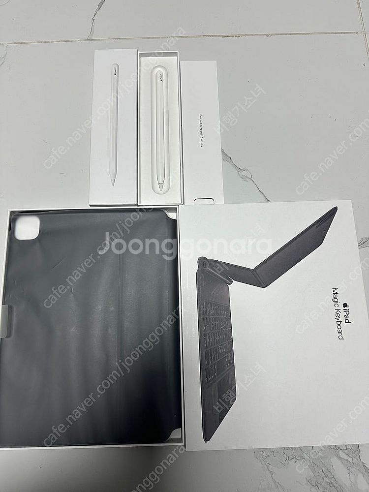 매직키보드 (12.9 프로 용) 블랙 풀박 + 애플펜슬 2세대 풀박 팝니다.--1