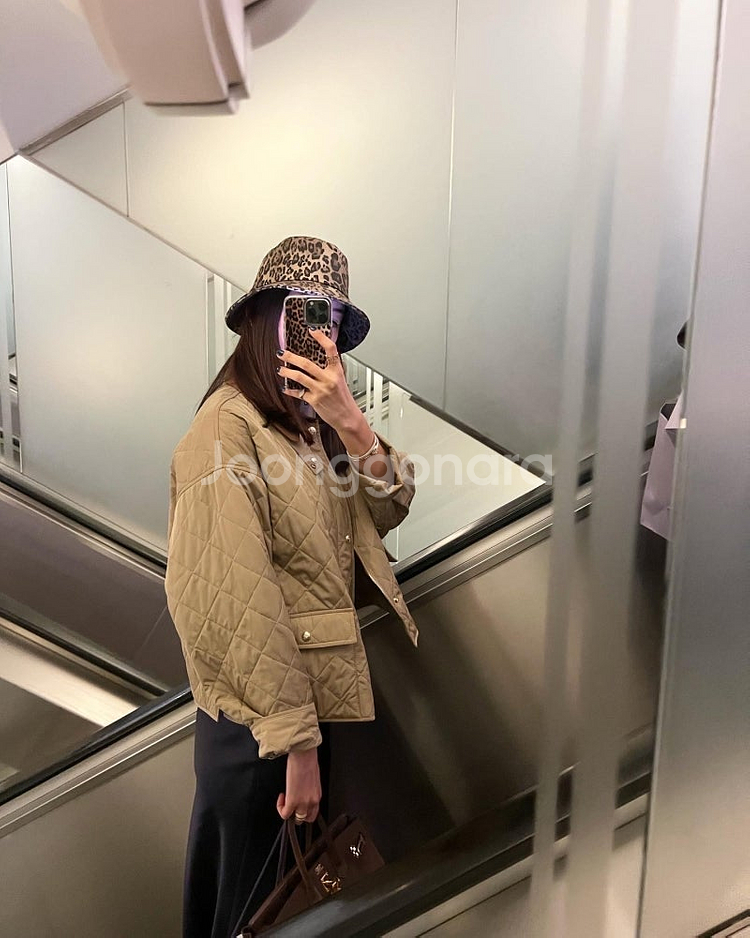 소윰 럭스 퀼팅 퀼티드 자켓 점퍼--1