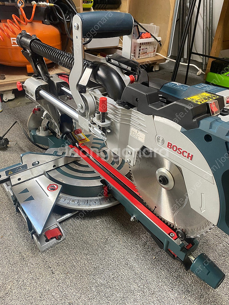 (가격인하)보쉬(BOSCH) 각도절단기 GCM 8 SD...--0