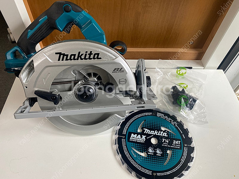마끼다(Makita) 무선브러쉬리스 원형톱 XSH06 ...--0